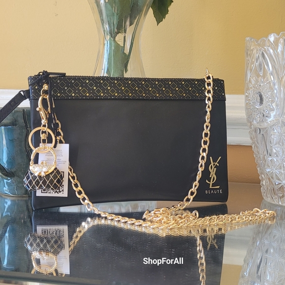 Yves Saint Laurent - Picture 11 of 12